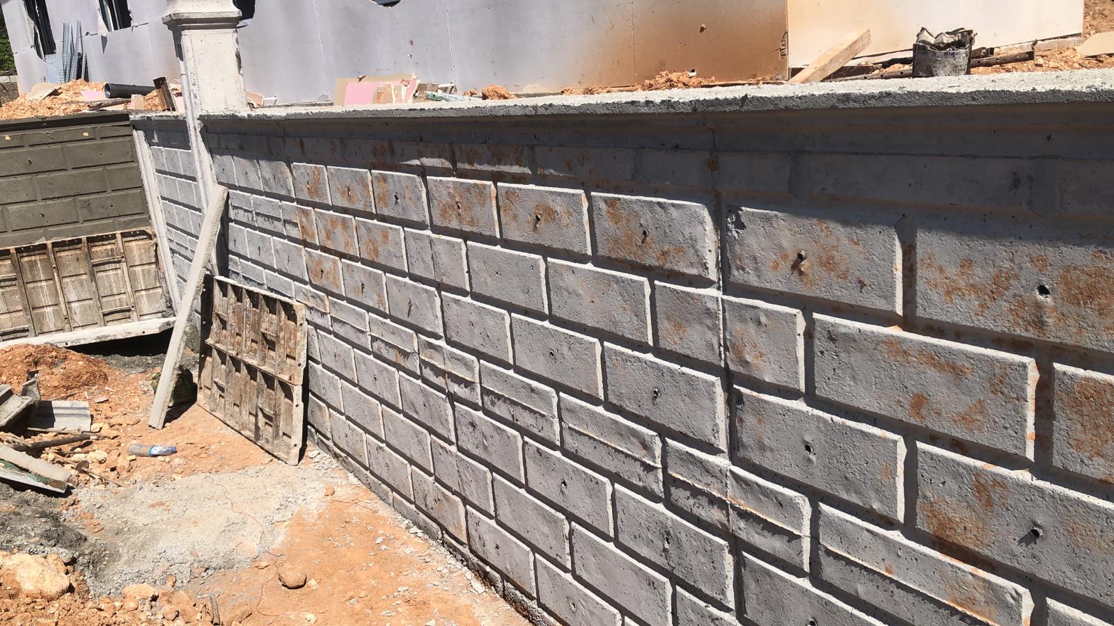 Taş Görünümlü Çevre Duvarı